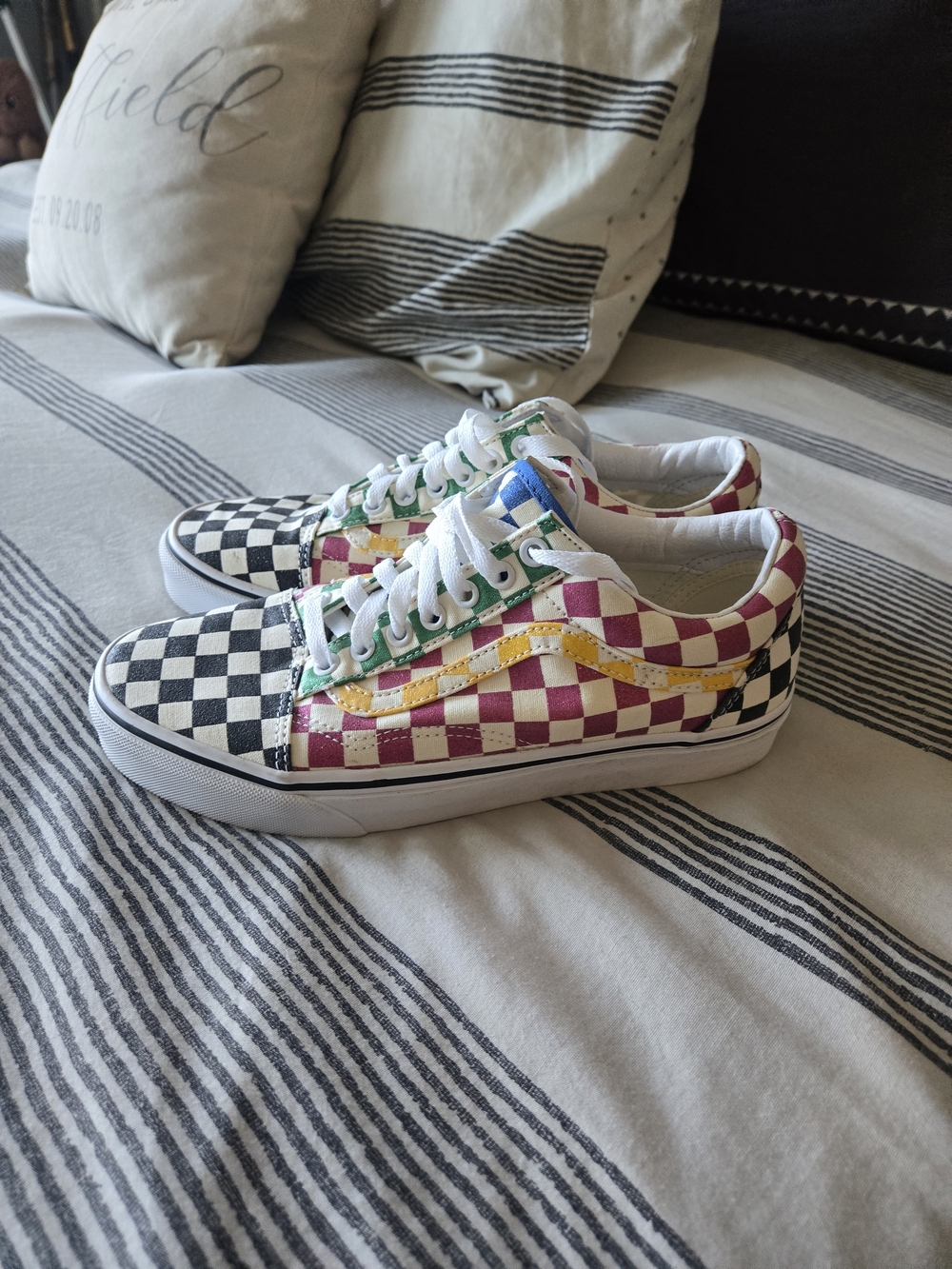 Vans Womens Checkerboard Low-Top Sneakers in Black & Pink